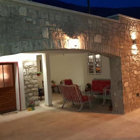 Villa Stone House In Buljarica à Petrovac Extérieur photo