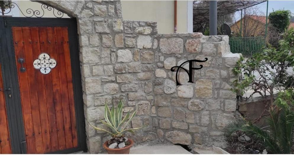 Villa Stone House In Buljarica à Petrovac Extérieur photo