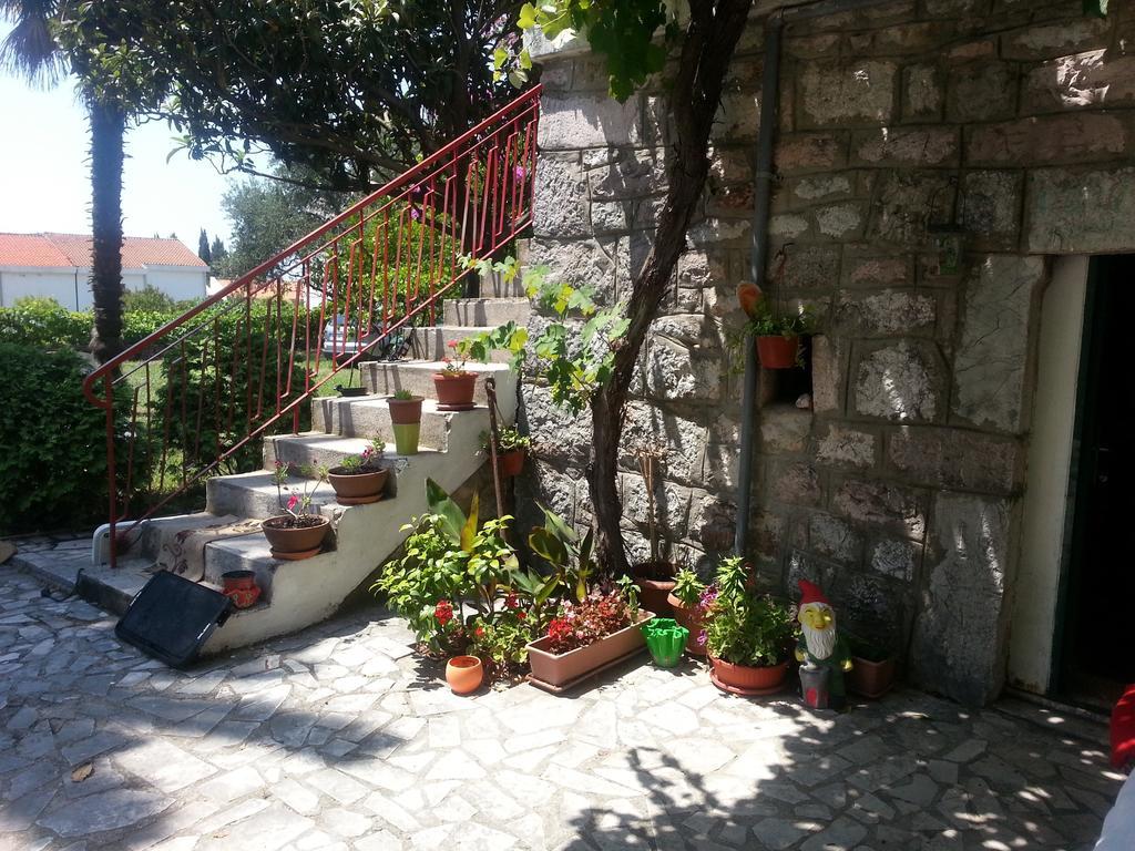 Villa Stone House In Buljarica à Petrovac Chambre photo