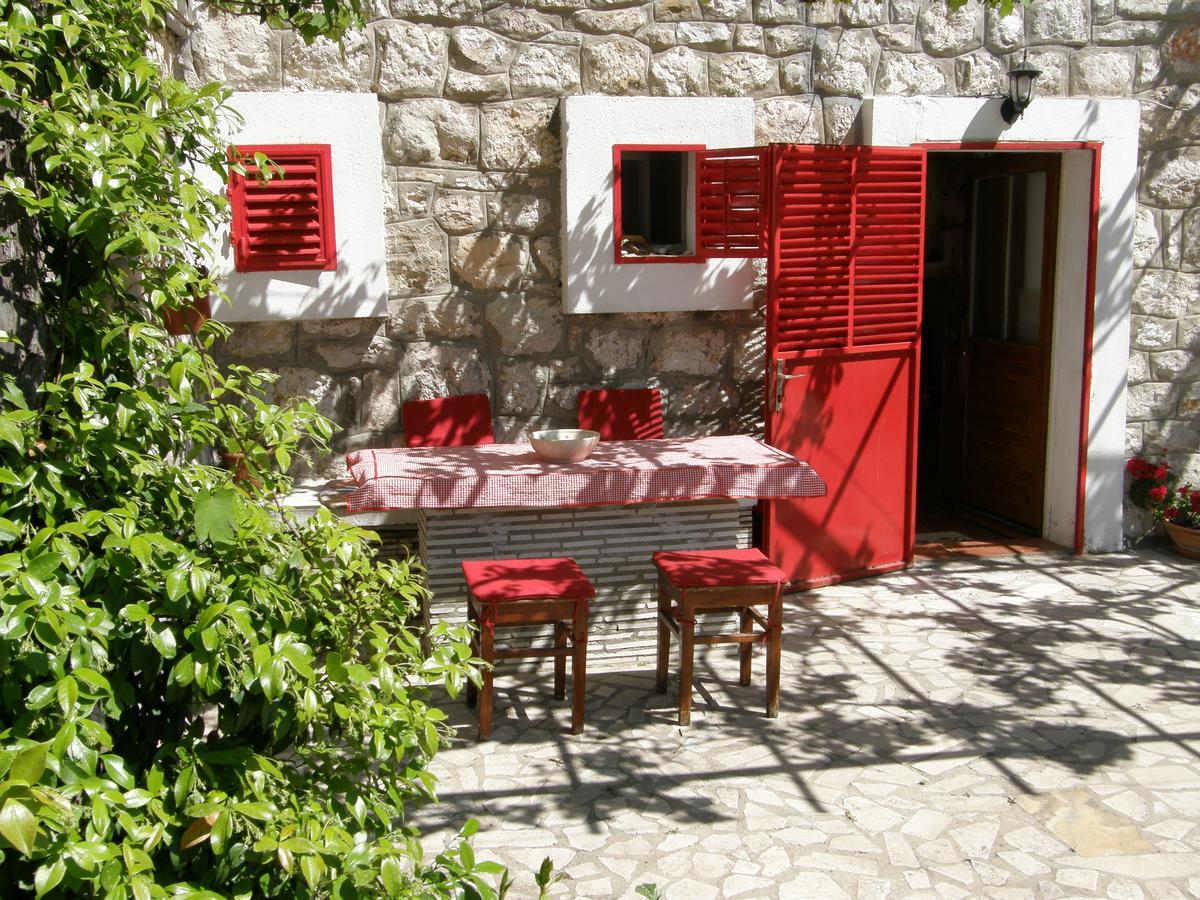 Villa Stone House In Buljarica à Petrovac Extérieur photo