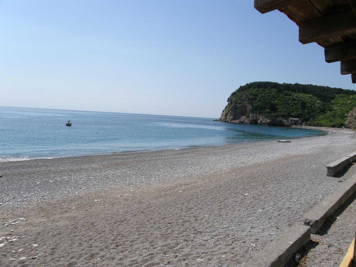 Villa Stone House In Buljarica à Petrovac Extérieur photo